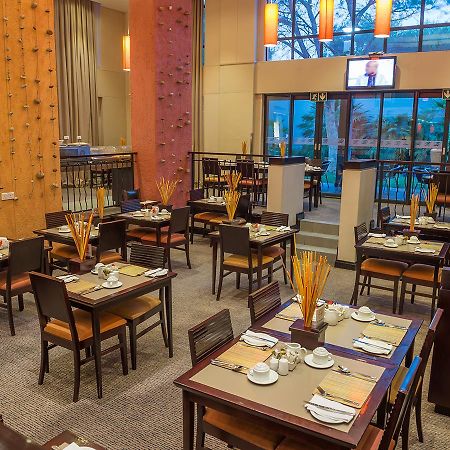 Peermont Metcourt Inn At The Grand Palm, Габороне Екстериор снимка