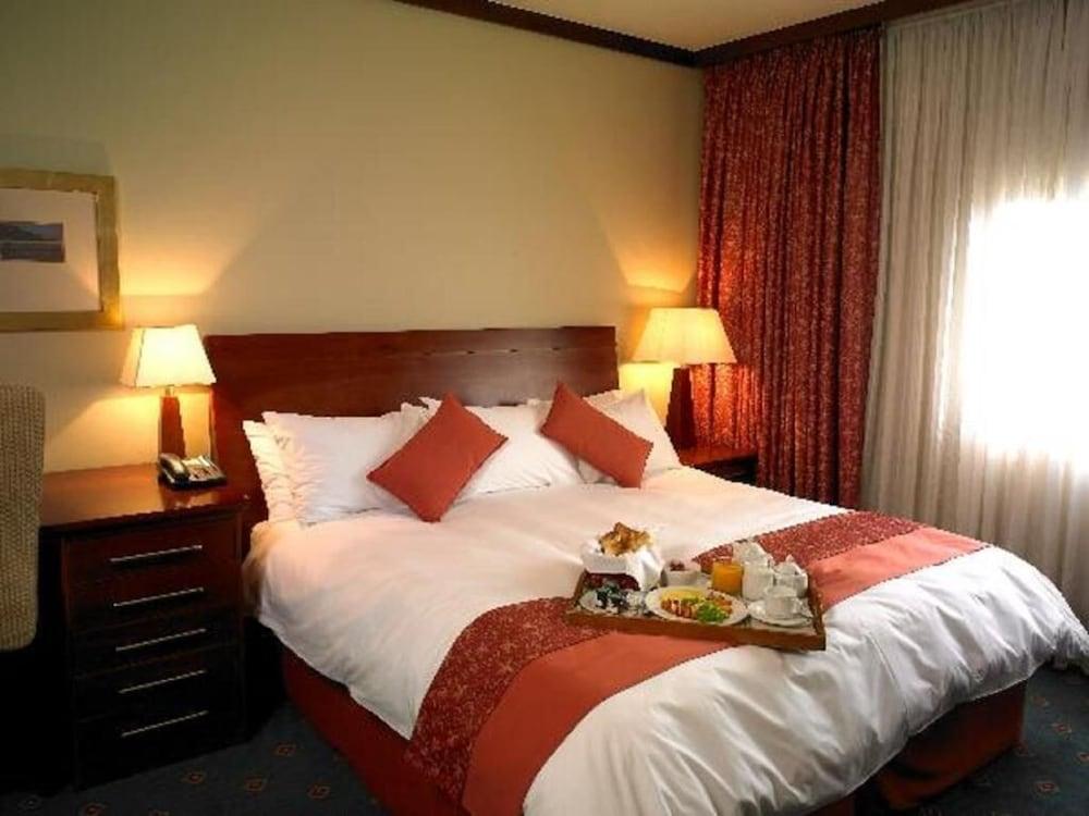 Peermont Metcourt Inn At The Grand Palm, Габороне Екстериор снимка