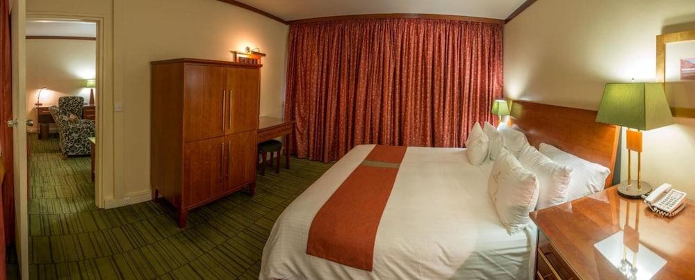 Peermont Metcourt Inn At The Grand Palm, Габороне Екстериор снимка