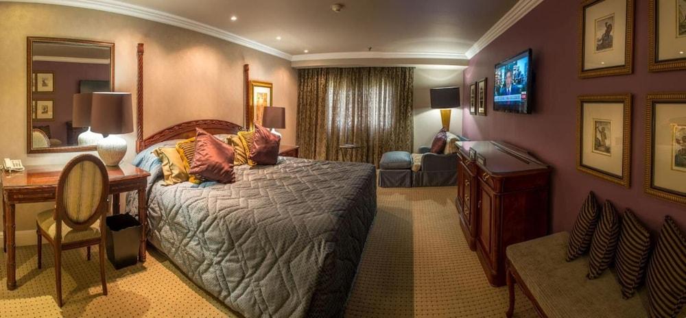 Peermont Metcourt Inn At The Grand Palm, Габороне Екстериор снимка