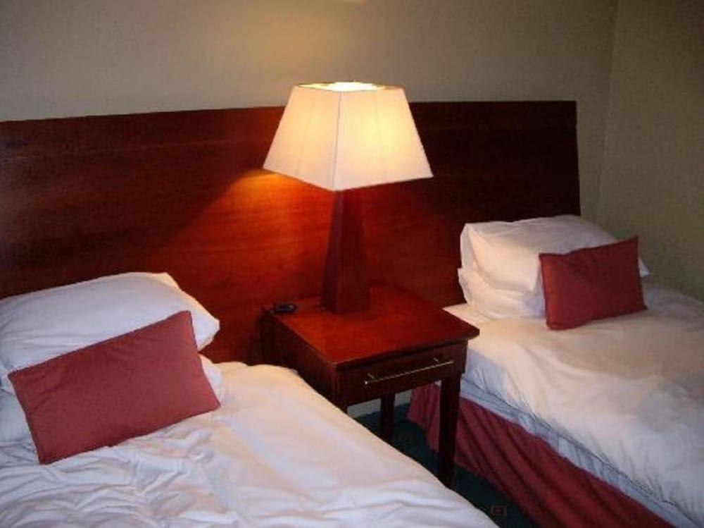 Peermont Metcourt Inn At The Grand Palm, Габороне Екстериор снимка