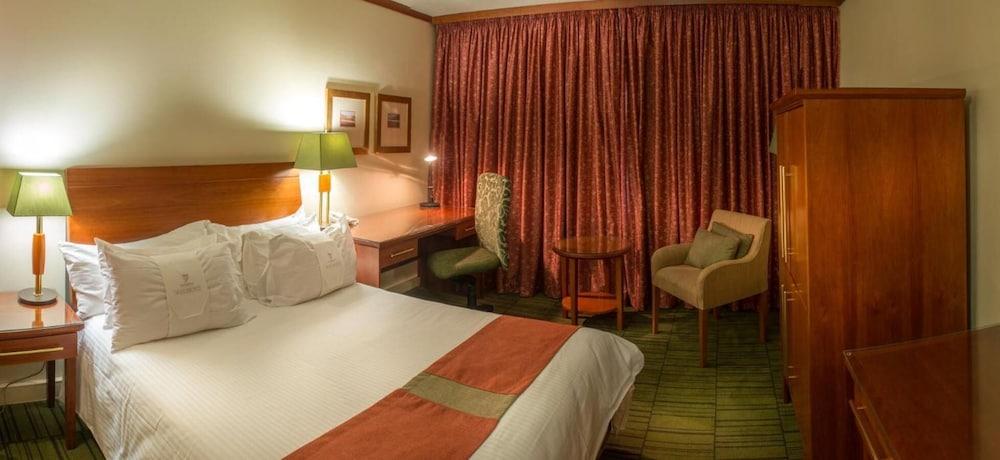 Peermont Metcourt Inn At The Grand Palm, Габороне Екстериор снимка