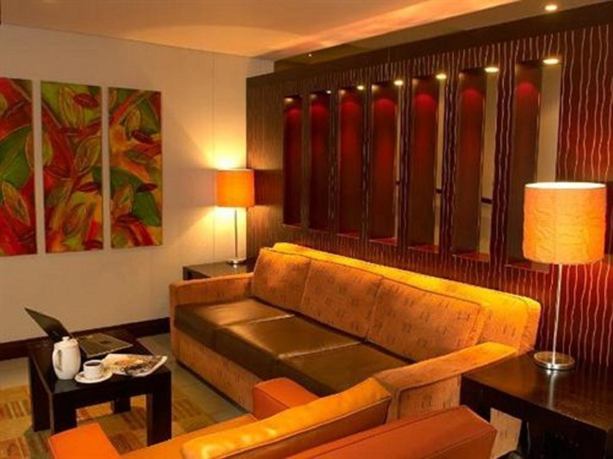 Peermont Metcourt Inn At The Grand Palm, Габороне Екстериор снимка